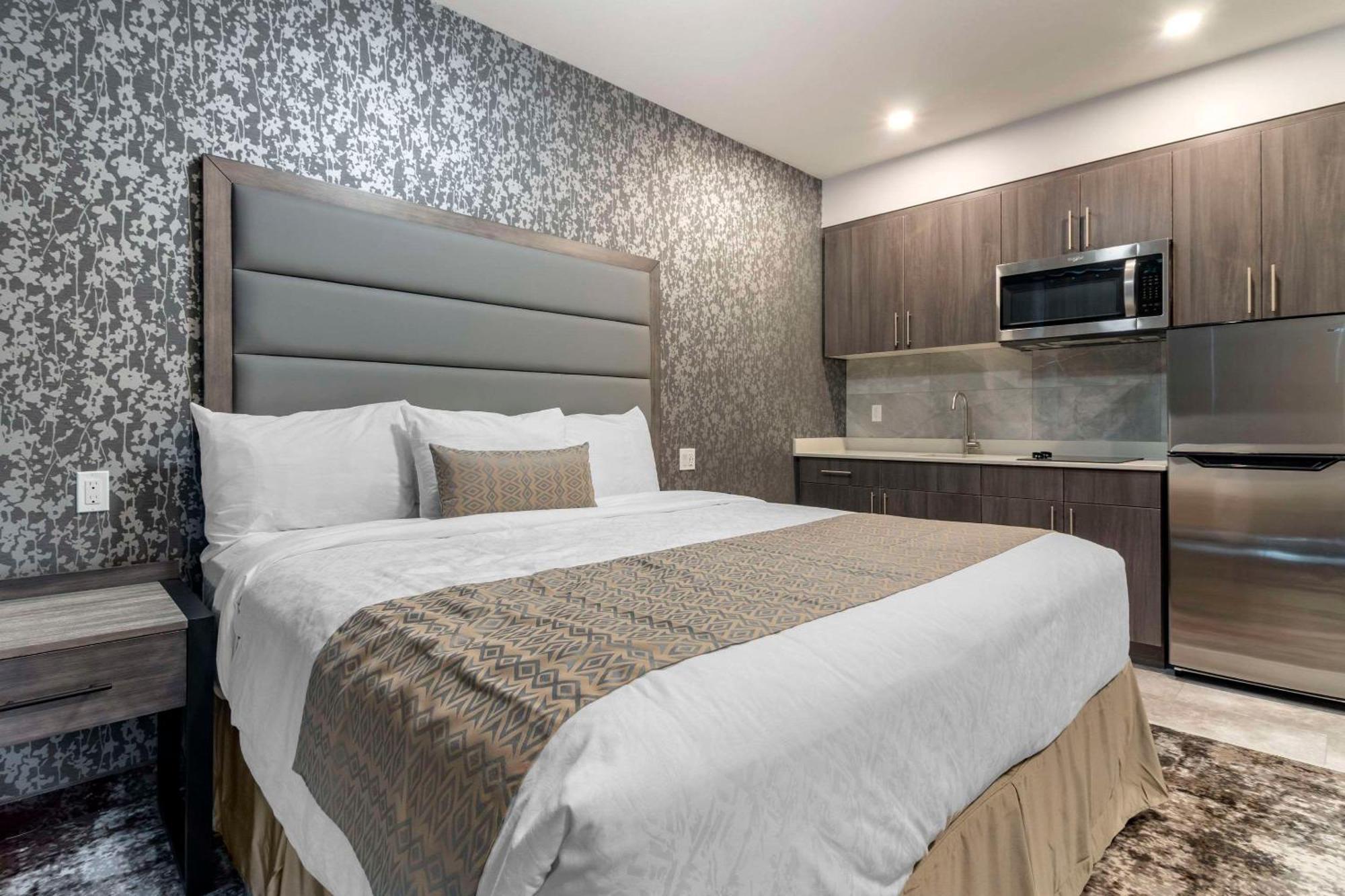 The Hue Hotel, Ascend Hotel Collection Kamloops Exterior foto