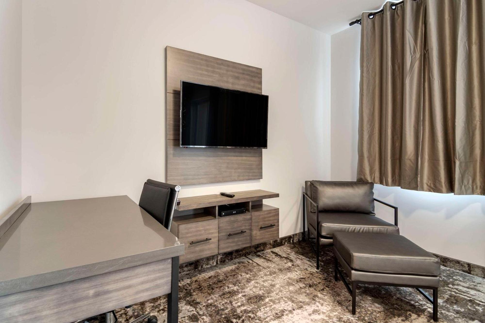 The Hue Hotel, Ascend Hotel Collection Kamloops Exterior foto
